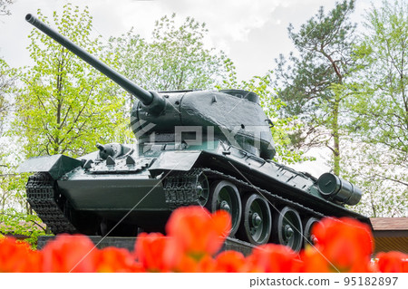 monument to tank monument to tank 95182897