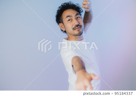 Bearded man Bearded man 95184337