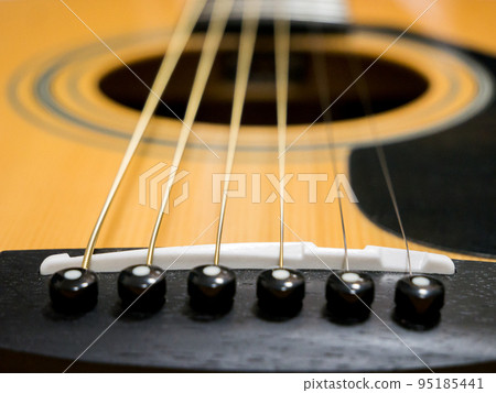 [Guitar] After replacement with new strings 95185441