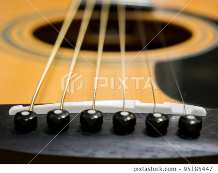 [Guitar] After replacement with new strings 95185447