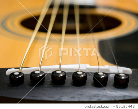 [Guitar] After replacement with new strings 95185448
