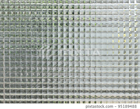 smoked glass. A material that prevents the inside from being seen. 95189488