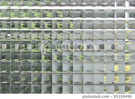 smoked glass. A material that prevents the inside from being seen. 95189490