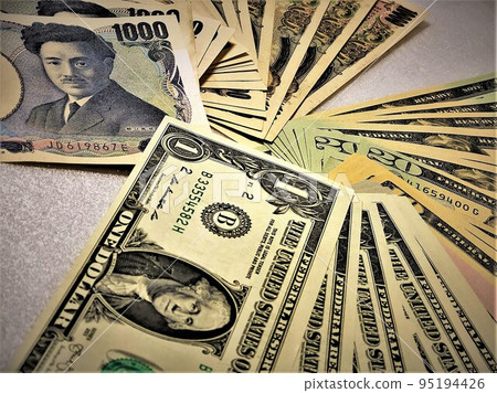 Dollar banknotes and Japanese banknotes 1 Dollar banknotes and Japanese banknotes 1 95194426