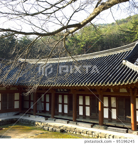 瓦屋頂 瓦屋頂 95196245