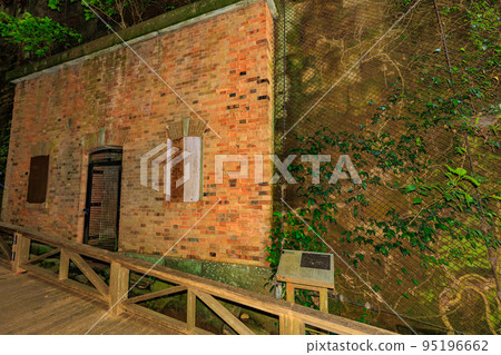 神奈川縣橫須賀市猿島（穿過猿島要塞） 95196662