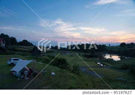營地的早晨 95197627
