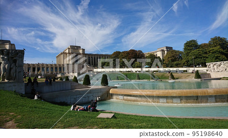 Place Trocadero, Paris 95198640