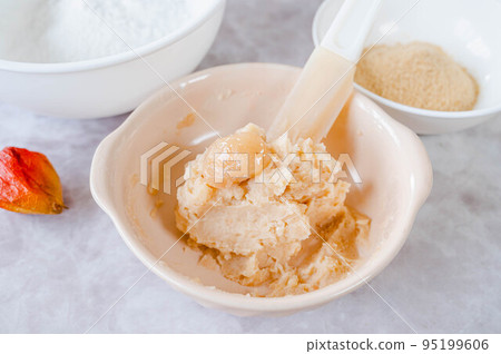 用白花豆製成的白豆沙 用白花豆製成的白豆沙 95199606