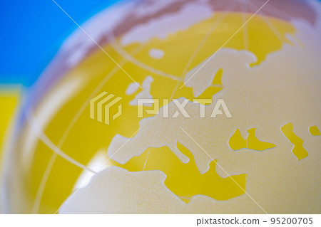 Globe, Ukrainian flag, Russian flag, Japan Globe, Ukrainian flag, Russian flag, Japan 95200705