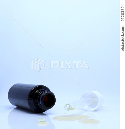 pipette, bottle and oil pipette, bottle and oil 95203294