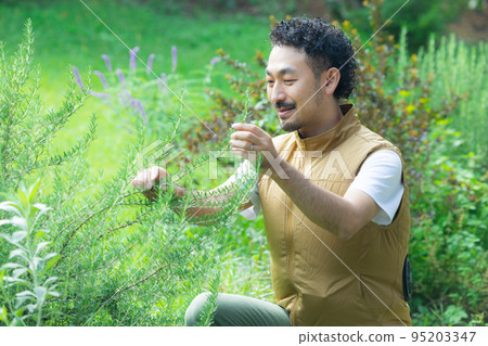 庭院工扇背心男 95203347