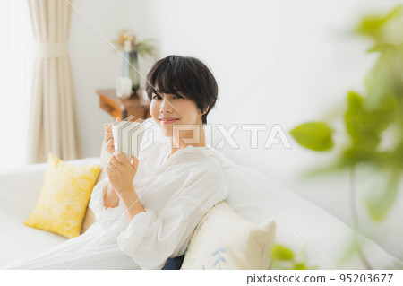 Living ladies Living ladies 95203677