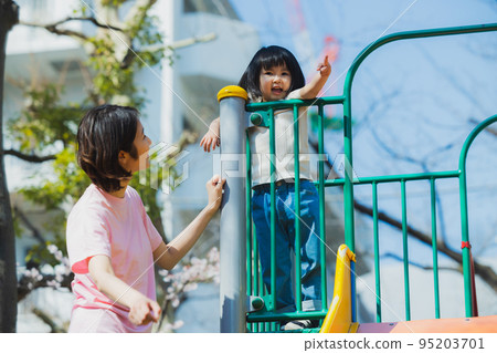 公園，孩子，幼兒園老師 95203701