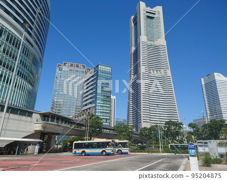 Landmark Tower and Yokohama Municipal Bus (in front of Sakuragicho Station) Landmark Tower and Yokohama Municipal Bus (in front of Sakuragicho Station) 95204875