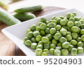 白盤青豆配豆莢② 白盤青豆配豆莢② 95204903