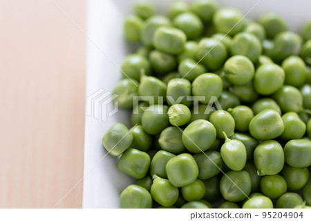 白盤上的青豆① 95204904