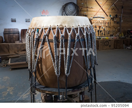 Chinese folk percussion instruments 95205094