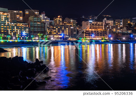 <<靜岡縣>>熱海陽光海灘夜景/度假區風景 95206336