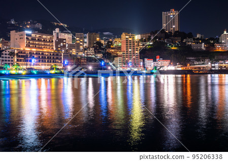 <<靜岡縣>>熱海陽光海灘夜景/度假區風景 95206338