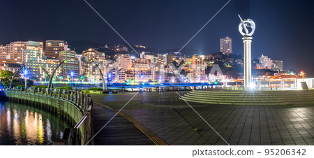 <<靜岡縣>>熱海陽光海灘夜景/度假區風景 95206342