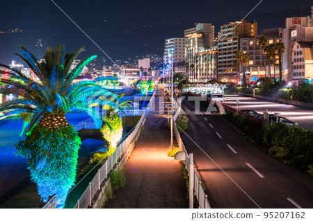<<靜岡縣>>熱海陽光海灘夜景/度假區風景 95207162