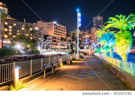 <<靜岡縣>>熱海陽光海灘夜景/度假區風景 95207192