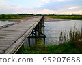 A bridge that looks like something out of a period drama 95207688