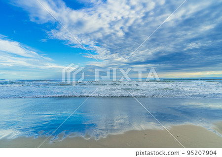 summer beach scenery 95207904