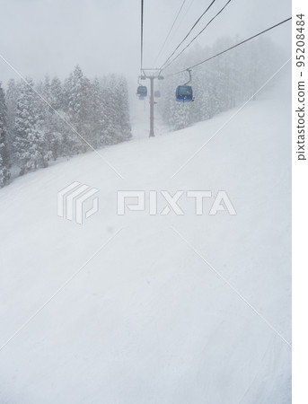 滑雪場的貢多拉，雪飄飄的神奇氛圍 95208484