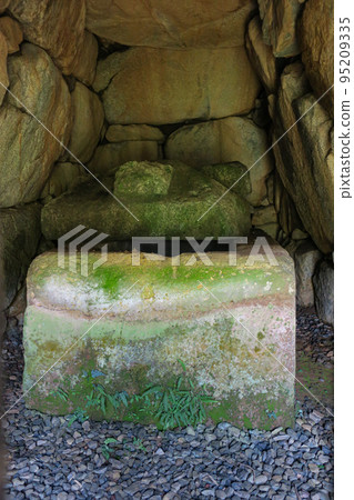Nara Asuka Village Miyakozuka Burial Mound Corridor-style stone chamber Nara Asuka Village Miyakozuka Burial Mound Corridor-style stone chamber 95209335