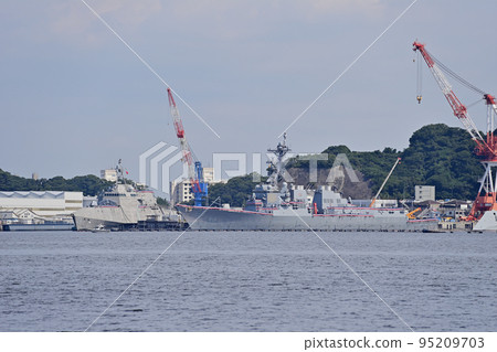 DDG-83 USS Howard Howard LPD-24 USS Arlington Arlington 95209703