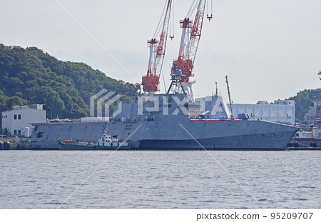 San Antonio-class dock-type landing ship LPD-24 USS Arlington Arlington San Antonio-class dock-type landing ship LPD-24 USS Arlington Arlington 95209707