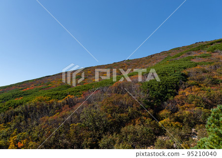變成紅色的三嶽山 變成紅色的三嶽山 95210040