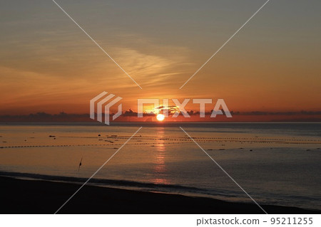 台灣海邊的日出 95211255