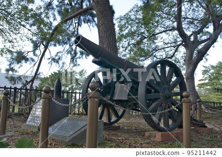 Kokura Castle 4th year 15 cm howitzer and cannon former army 12th division historical tourism photo material 3 95211442