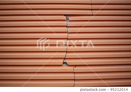 外牆粉化顏色不均 外牆油漆嵌縫紋理 95212014