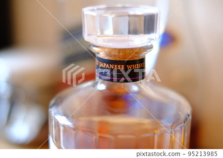 Japanese whiskey that can be used as a reward or gift Japanese whiskey that can be used as a reward or gift 95213985