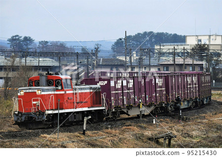 DE10-1591 Ishinomaki freight train 95215430