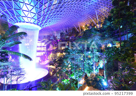 JEWEL, New Landmark at Singapore Changi Airport 95217399