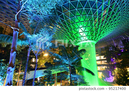 JEWEL, New Landmark at Singapore Changi Airport 95217400