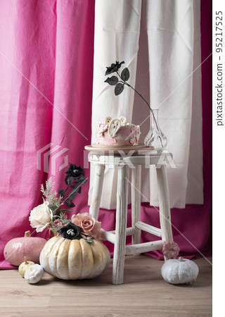 Halloween party decoration with pink cake 95217525