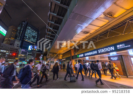 Tokyo cityscape in Japan Elimination of immigration restrictions, lifting of the ban on individual travel by foreigners ... Shimbashi Station (Ginza Exit) ... = October 11 95218358