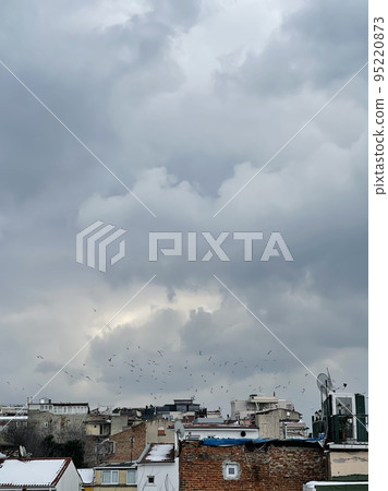 View on old Istanbul buildings with cloudy background 95220873