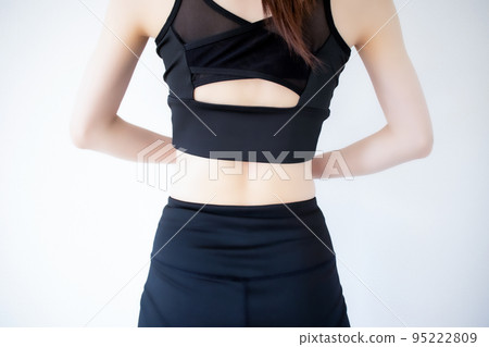 一個穿著運動服的女人的背影 95222809