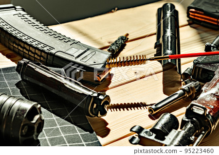 Gunsmith's working table for gun cleaning and maintaining 95223460