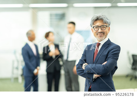 商務中間商 95226178