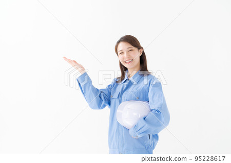 女人穿著工作服 95228617