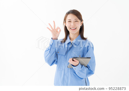 女人穿著工作服 95228873