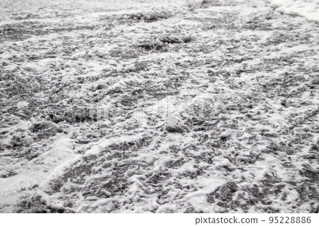 海浪拉扯時沙灘的圖案 95228886